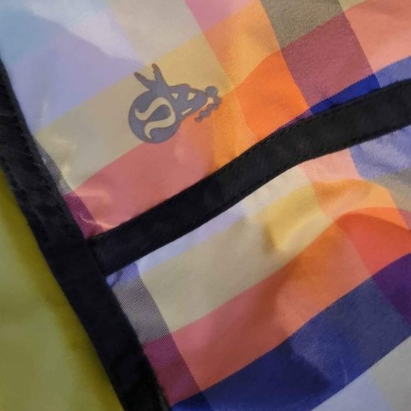 Lululemon Seabreeze Shorts Size 6 - Picture 3 of 3